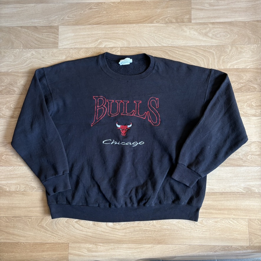 Vintage Chicago Bulls embroidered crewneck we sold on Vinted
